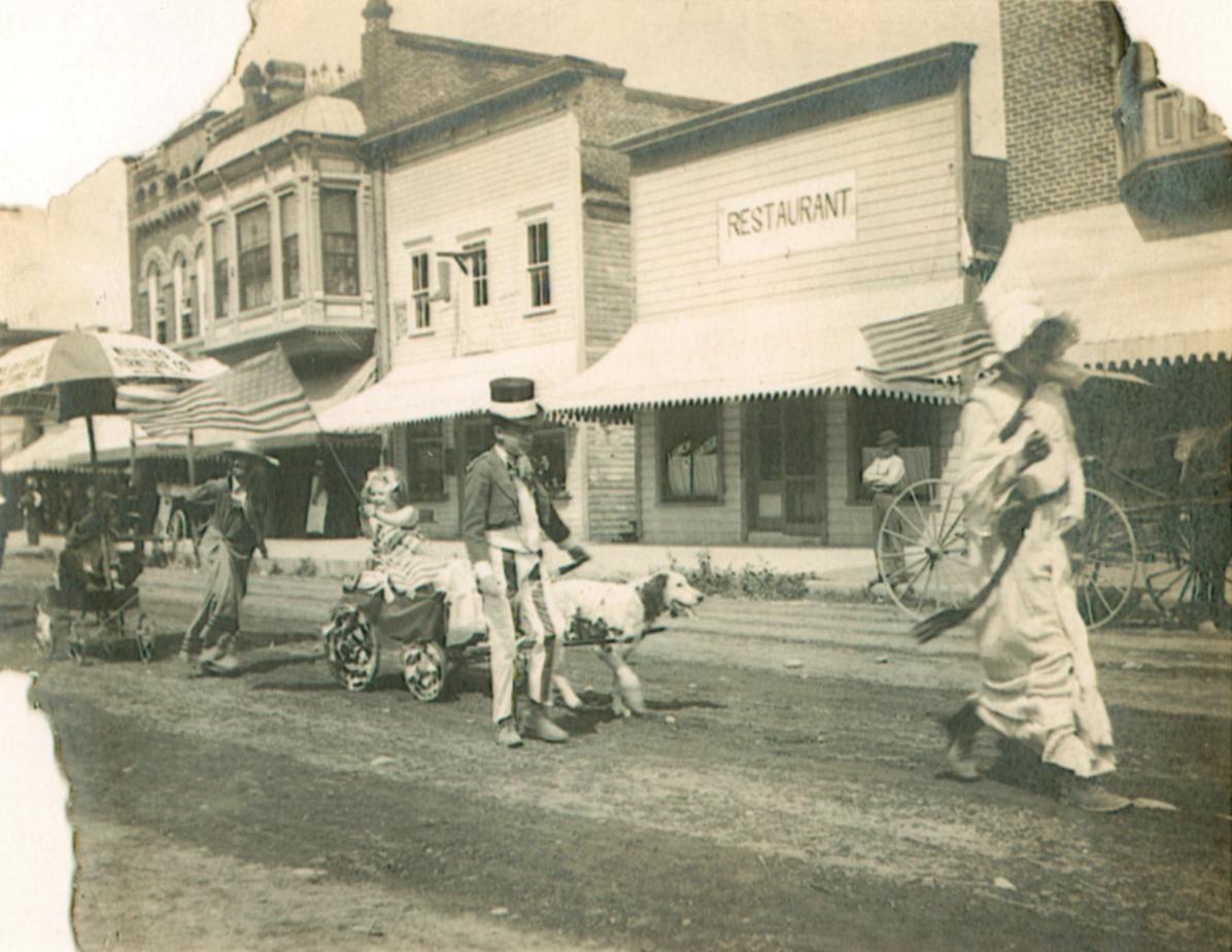 Children's Parade, East Main Street, Medford, Oregon July 4, 1904